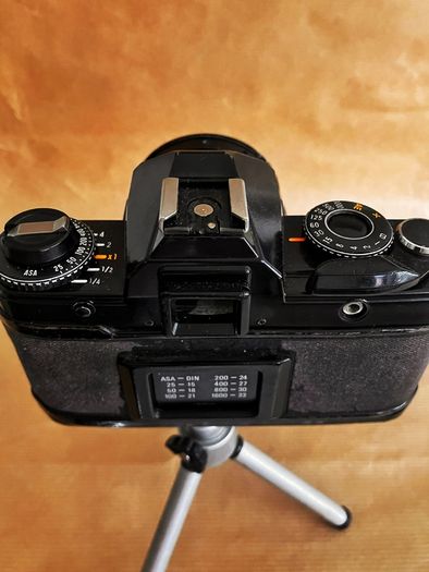 Yashica FX-D Quartz compact, manual-focus 35mm SLR film camera + 3 lenses.