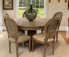 Round Table and 5 Chairs