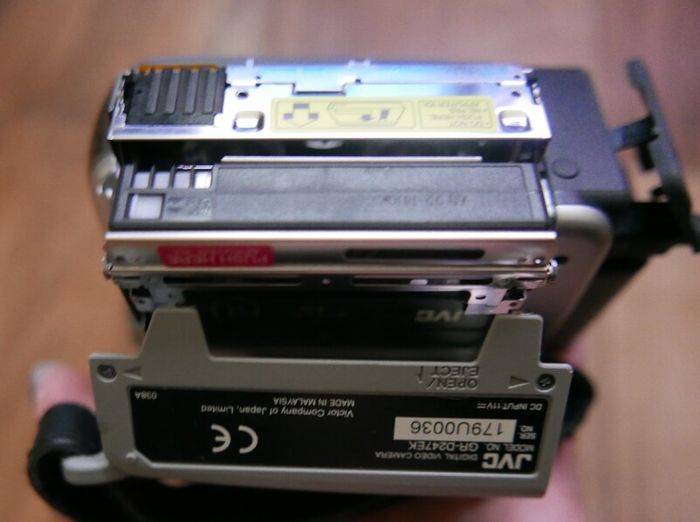 JVC GR-D247EK Handheld MiniDV Camcorder with charger Tested