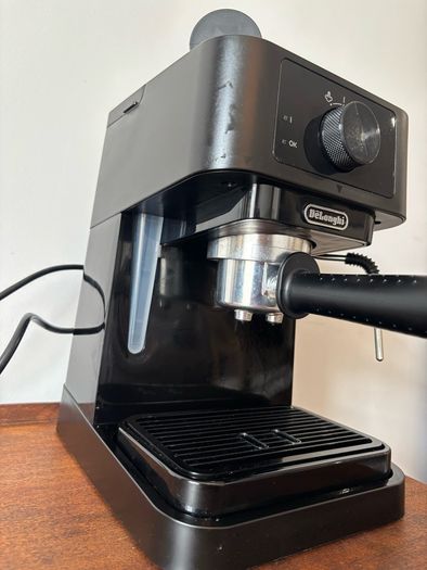 DeLonghi Stilosa Espresso Coffee Machine
