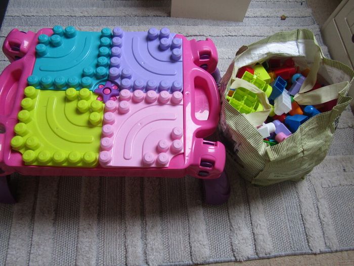Mega Blocks Table and 160 blocks, 1 pink table , 1Blue table