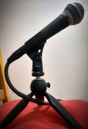 Shure sm58 mic as new, clip, foam and cable - 75 euros