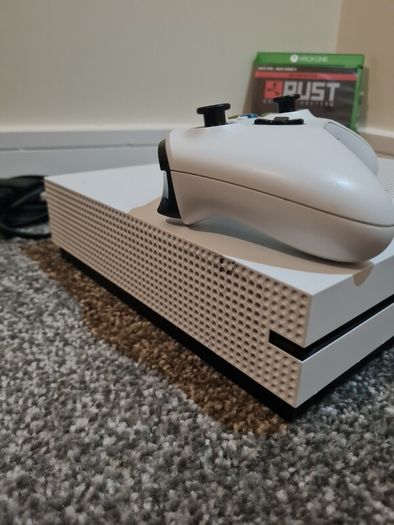 Xbox One S 500GB, Fully Working, Serviced & Factory Reset.