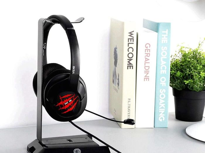 W1 RGB Headphones Stand Gaming Headset Stand with 7.1 Surround Sound, Desktop Headphone Holder with 3.5mm Aux and 2 USB Ports, Aluminum PC Gamer Headset Accessories