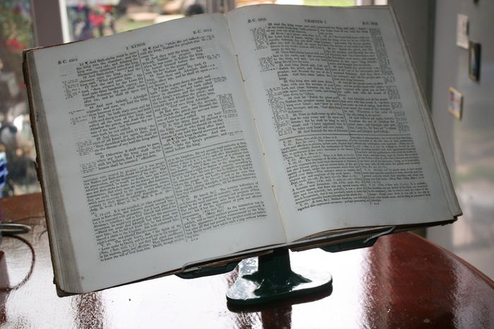 Cast Iron Book Holder