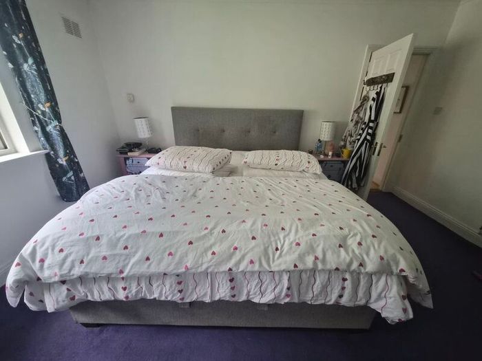 Superking ottoman bed
