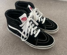 Vans SK8-Hi Top Black/White Trainers - Like New - Size EU34