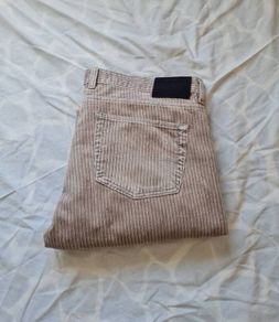 Tommy hilfiger comfo town cords Size 38/32 zip fly beige in excellent condition