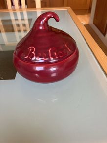 Pottery item beetroot