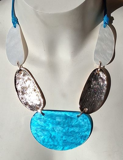 Marbled Resin Bold Statement Necklace