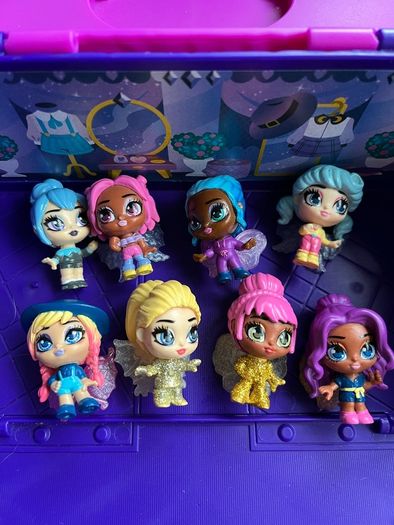 Hatchimals Mini Pixies Fashion Show Castle 8 Figures