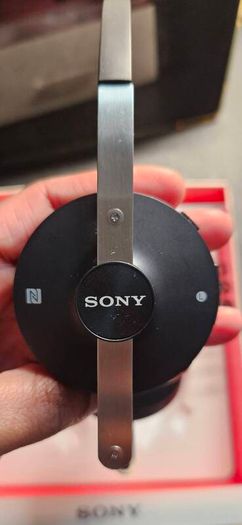 Sony retro SBH60 bluetooth light weight headphones