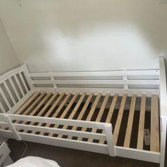 Solid wood White Single Bed FRAME (mattress size 90x190cm)