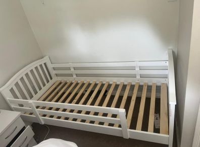 Solid wood White Single Bed FRAME (mattress size 90x190cm)