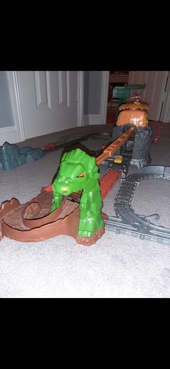 Thomas the tank everything! train sets, engines, tracks, carriages.. New Value is more than e1000.