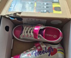 Heelys Snazzy Shoes Silver Rainbow Heart Size UK1