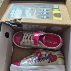 Heelys Snazzy Shoes Silver Rainbow Heart Size UK1