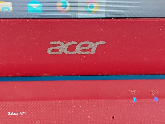 Acer Aspire Es1-523, Red, Amd E1-7010 Apu With Amd Radeon R Graphics, 1.5ghz, 4gb Ram, 500 G B Hdd, Windows 10