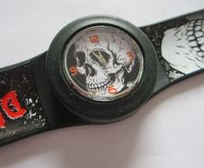 Slap-on Watch - Black Rubber Band with Skulls