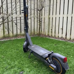 Segway Ninebot Max G2 Electric Scooter + Free Bike Lock