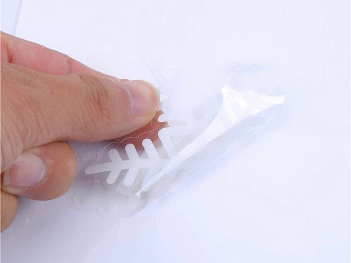 104 Static Snow Flakes Stickers Merry Christmas Snowflakes Window Clings for Xmas Window Display - Static PVC Stickers (FREE POSTAGE)