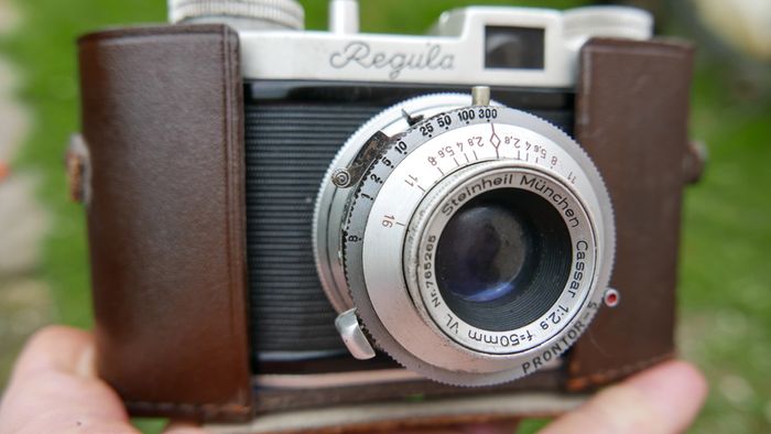 Vintage KING REGULA CAMERA made in Germany in leather case 1950s