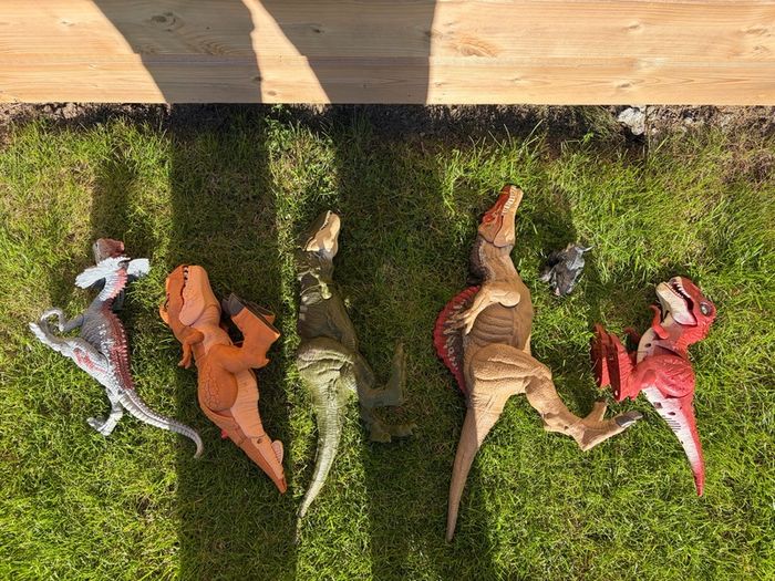 dinosaur toys