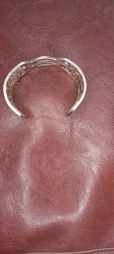 Vintage jewelry is sold individually for 5 to 10 euros
