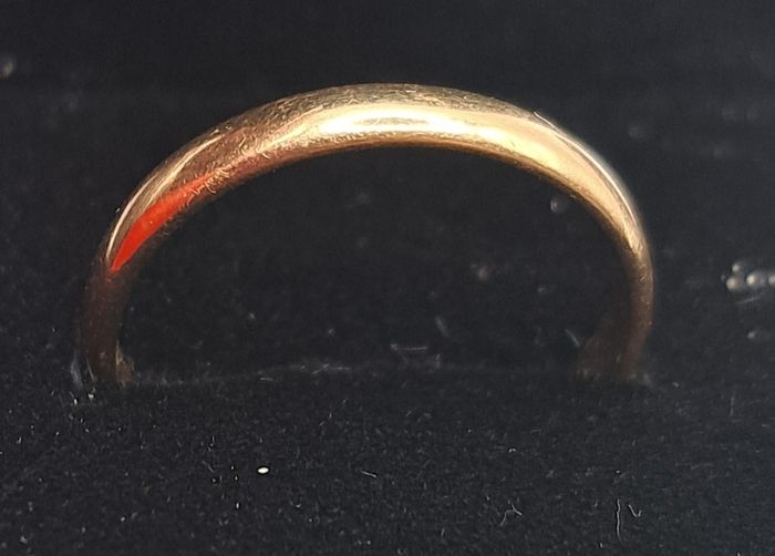 9ct  weeding gold ring