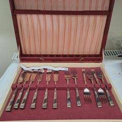 Vintage Heritage Plate Fish Knife & Fork Set in Case  England