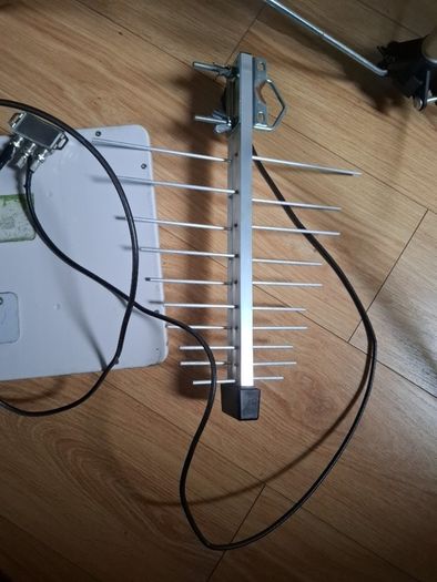 Satellite box and antenna and Amiko mini combo