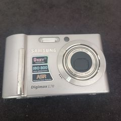 Samsung Digimax L70 7.2MP 3x Zoom Digital Camera