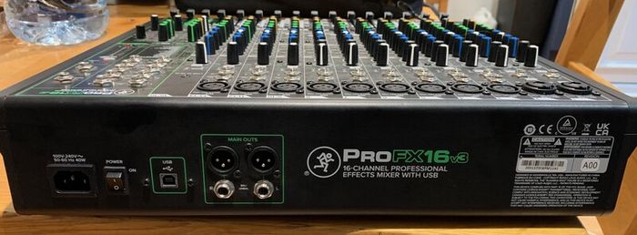 Mackie ProFX16v3 Analog Desk