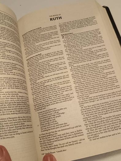 Mint Large New King James Holy Bible (copyright 1982)