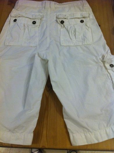 BNWT Boys White Cargo Shorts 26inch