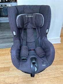 Maxi-Cosy Axiss Swivel car seat
