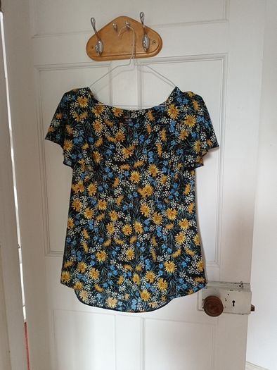 Wallis Top size 10