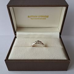 18ct white gold diamond ring 3 stones