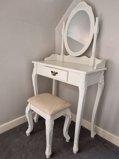 Dressing Vanity Table with stool