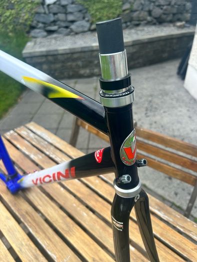 Vicini Frameset