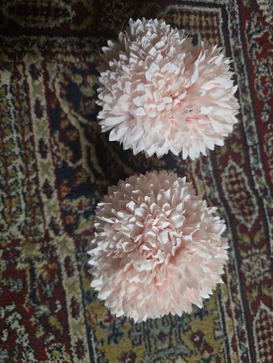 2 Plant decor
