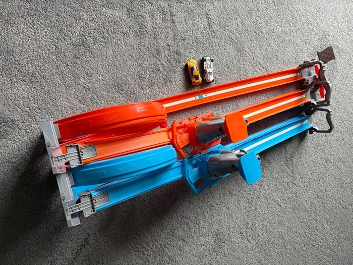 Hotwheels Folding Double Loop