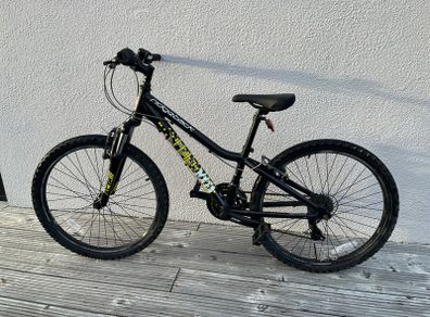 24 inch boy's hardtail mountain bike