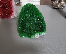 Quartz green geode