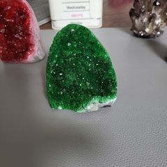 Quartz green geode