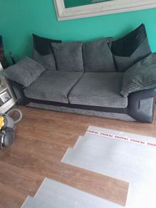 3 and 2 sofa for sale bargain only 4 years old !!