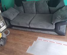 3 and 2 sofa for sale bargain only 4 years old !!