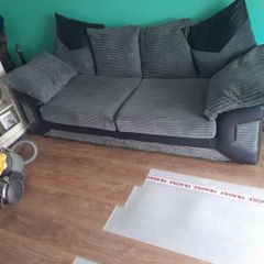 3 and 2 sofa for sale bargain only 4 years old !!