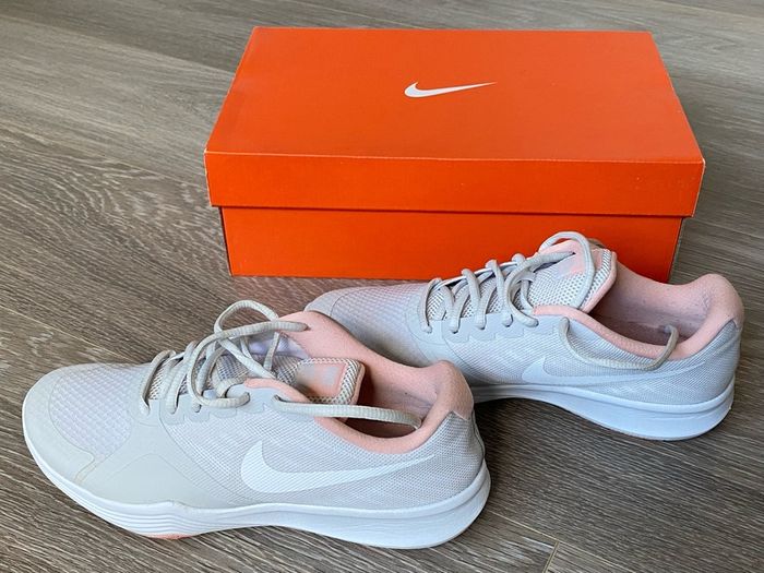 Nike Trainers - white/light grey & coral pink - UK 6