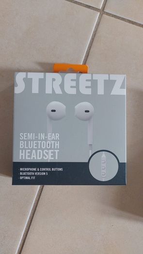 Headphones earbuds brand new many models available